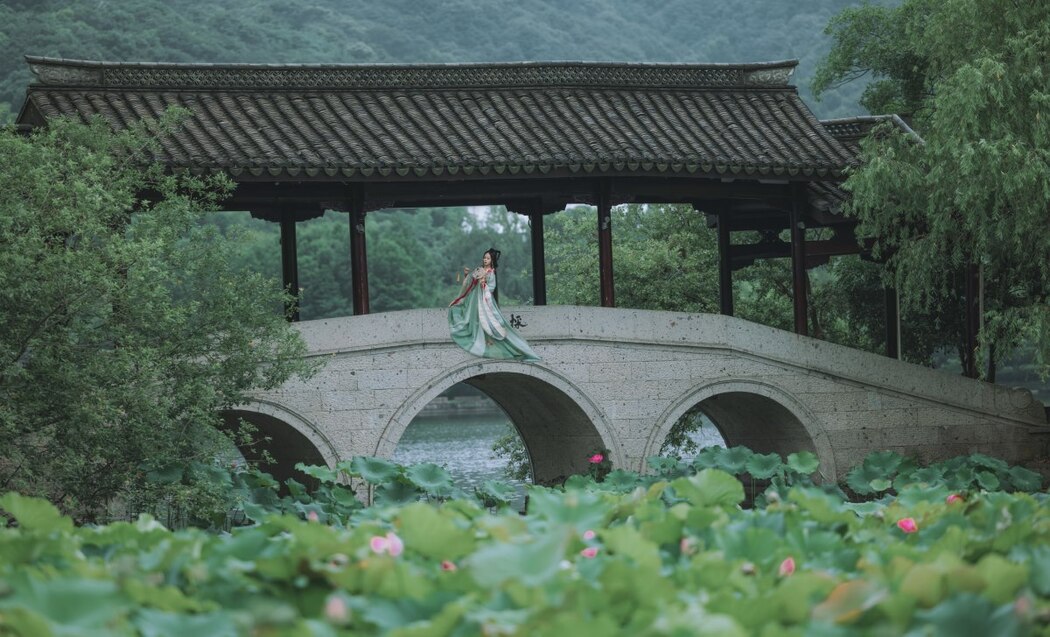 YiTuYu艺图语 Vol.2228 Qian Mo Hong Chen
