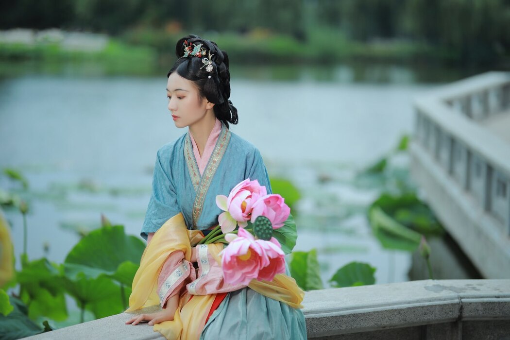 YiTuYu艺图语 Vol.2223 Yu Jin