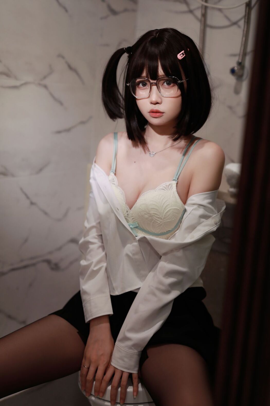 Coser@洛桑w伊梓 – 眼镜妹妹
