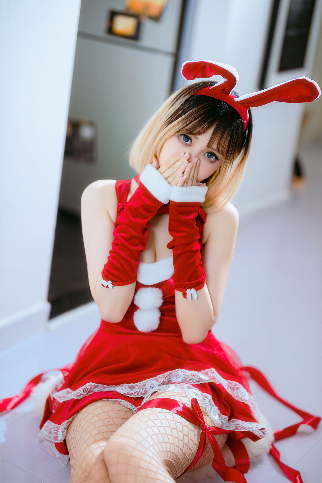 Coser@洛桑w伊梓 – 网袜丝带兔兔