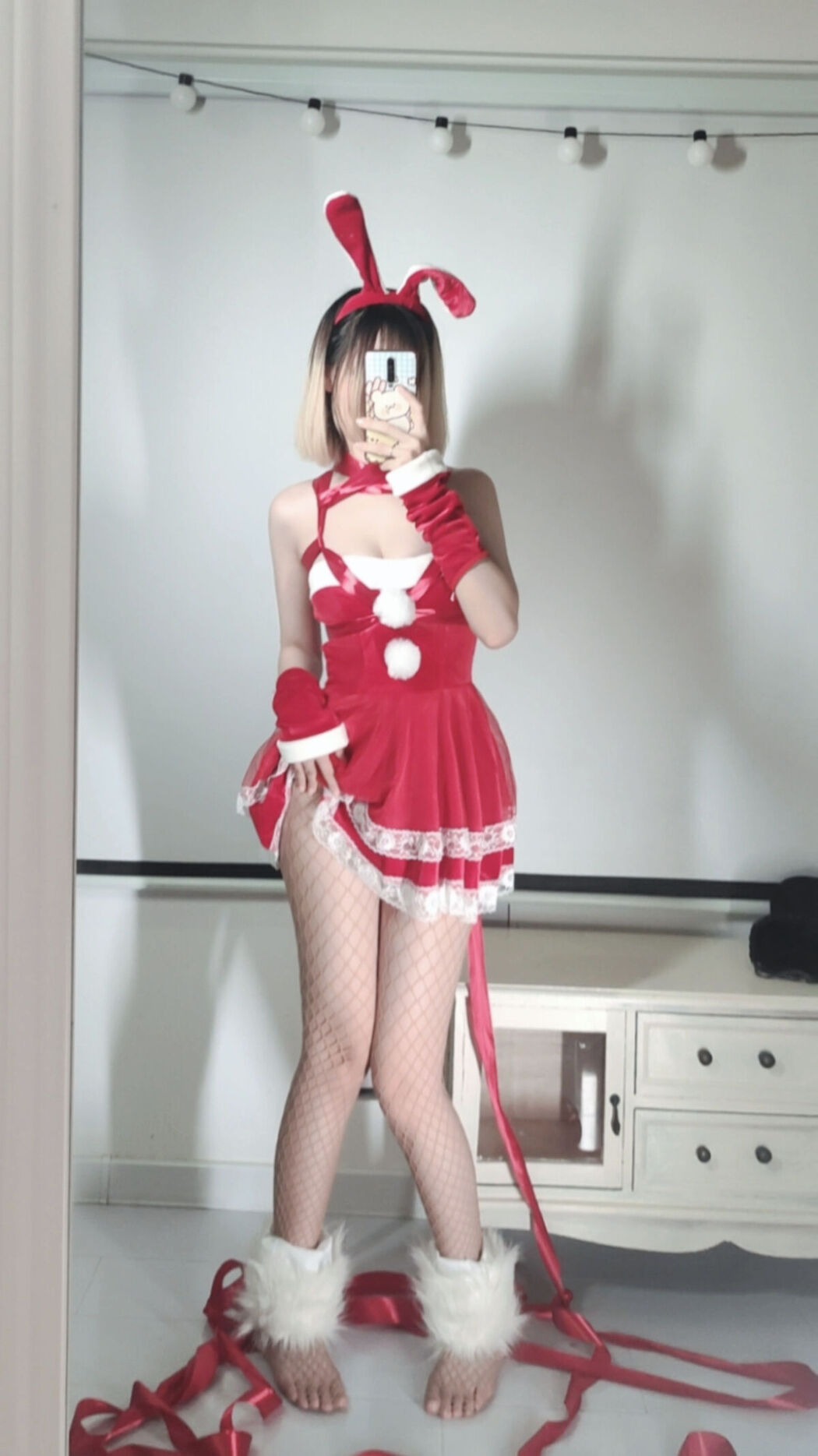 Coser@洛桑w伊梓 – 网袜丝带兔兔