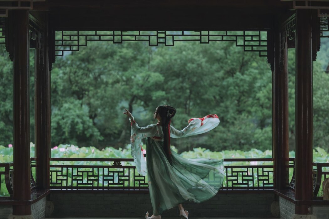 YiTuYu艺图语 Vol.2228 Qian Mo Hong Chen