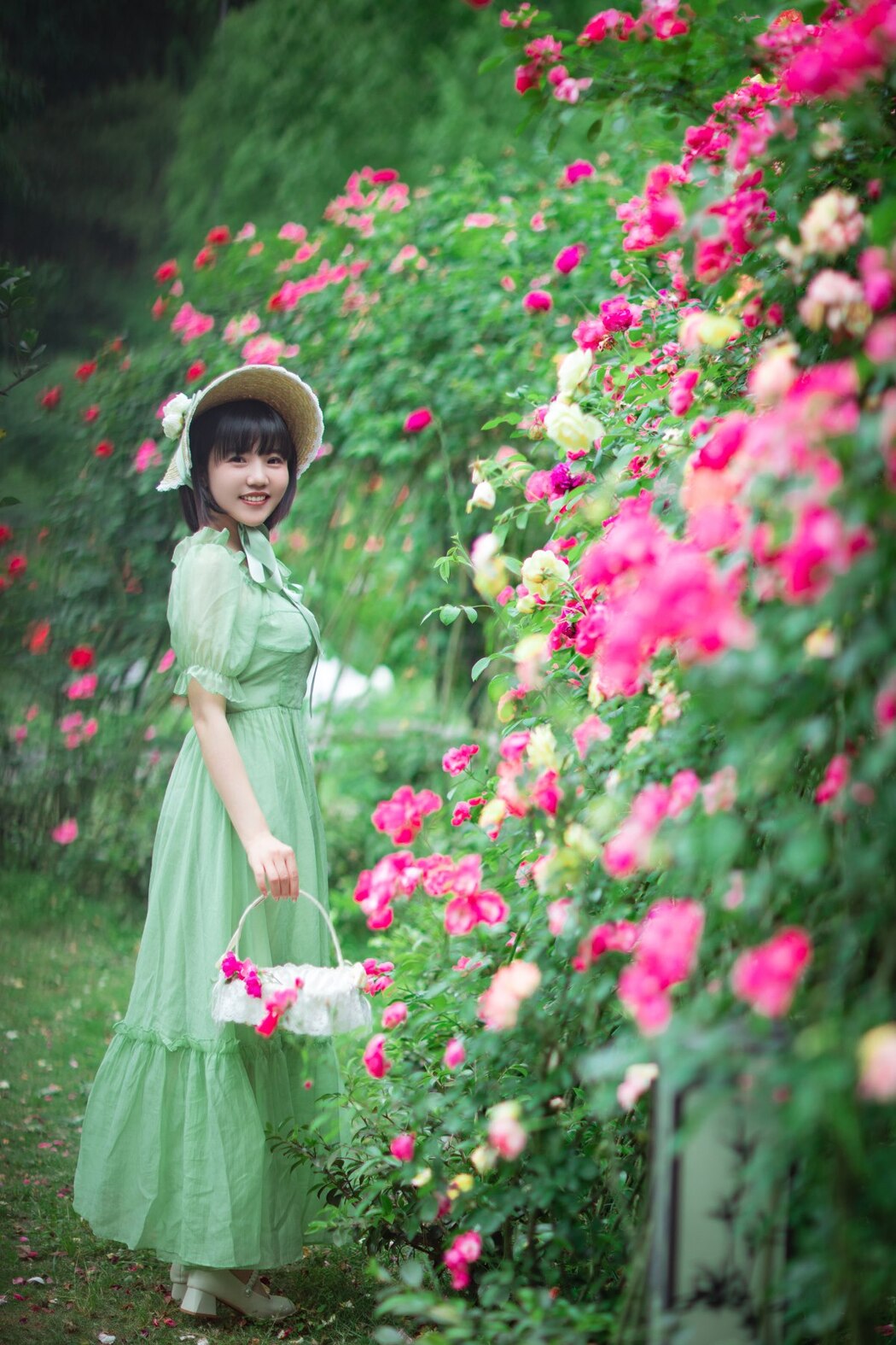 YiTuYu艺图语 Vol.2221 Dong Qin
