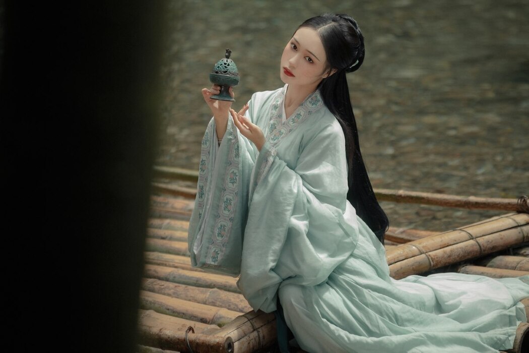 YiTuYu艺图语 Vol.2300 Li Yi Yi