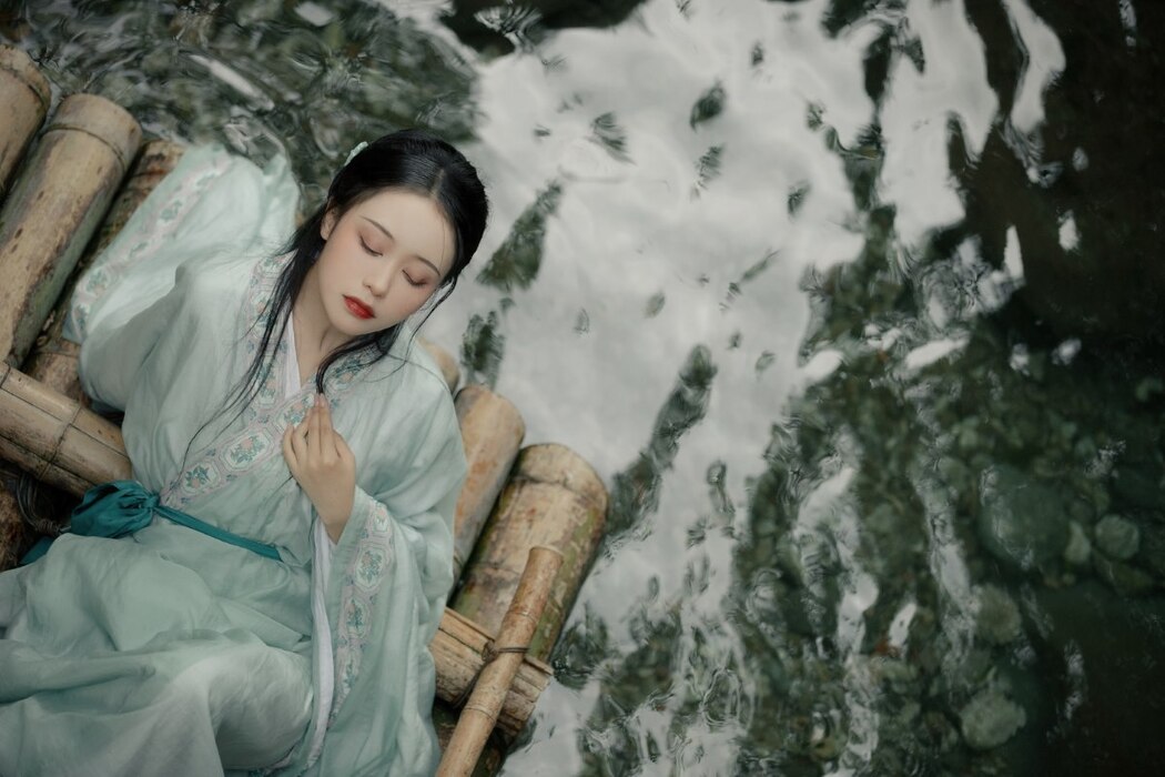 YiTuYu艺图语 Vol.2300 Li Yi Yi