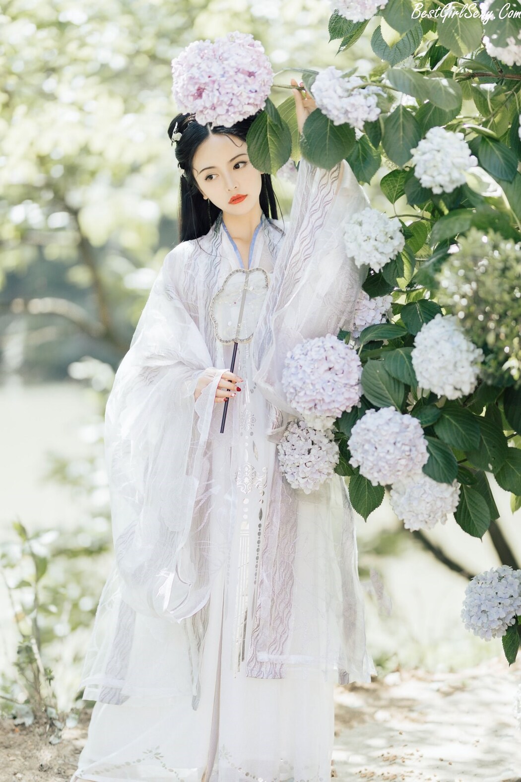 YiTuYu艺图语 Vol.230 Hu Li Ya