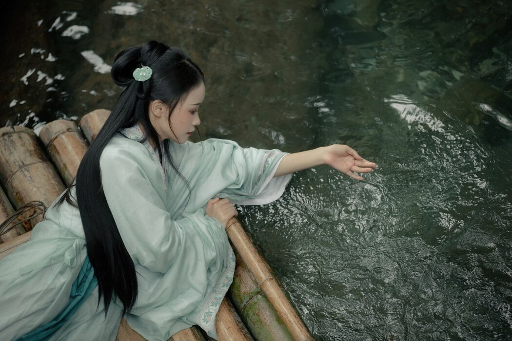 YiTuYu艺图语 Vol.2300 Li Yi Yi