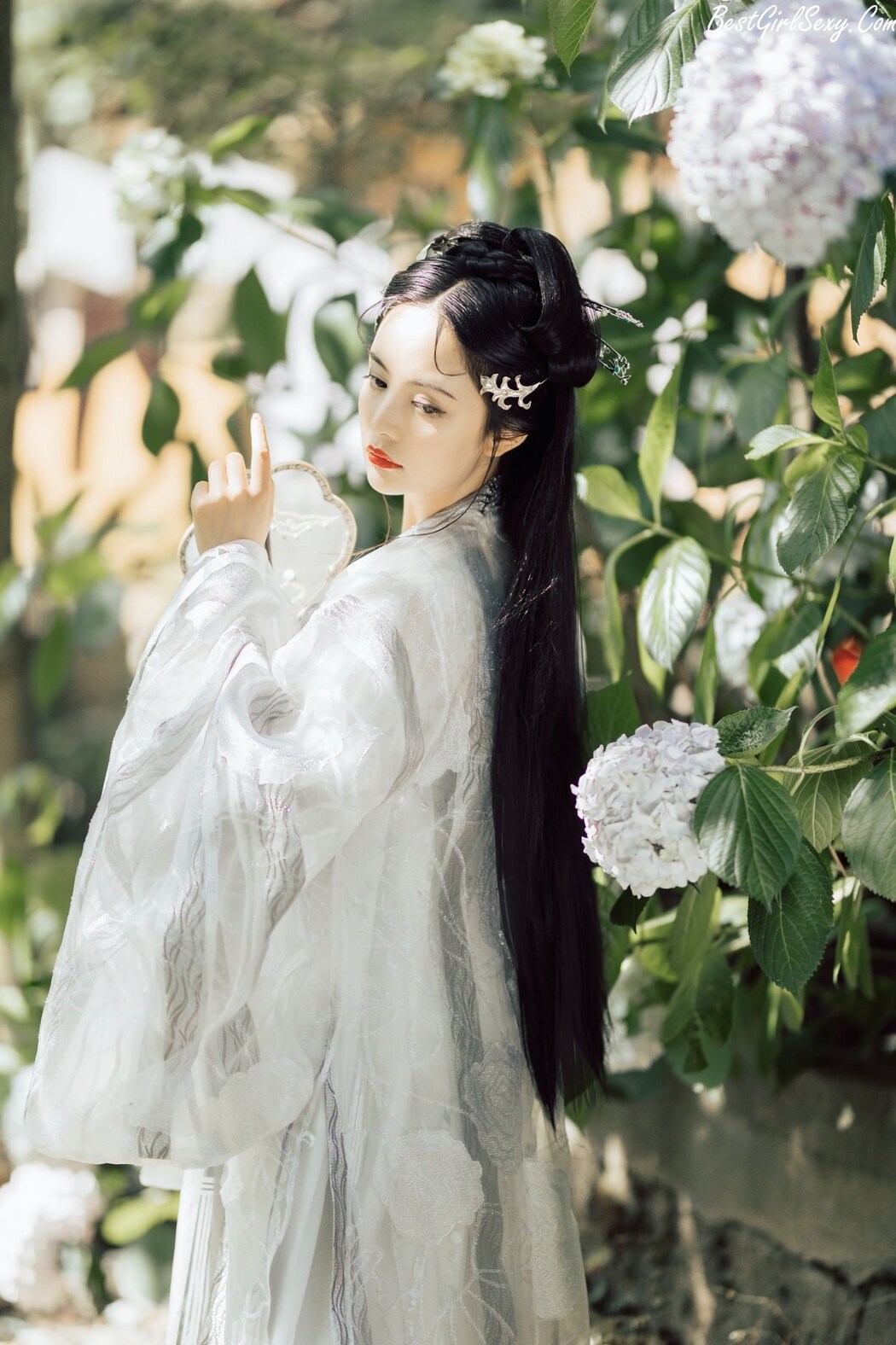 YiTuYu艺图语 Vol.230 Hu Li Ya