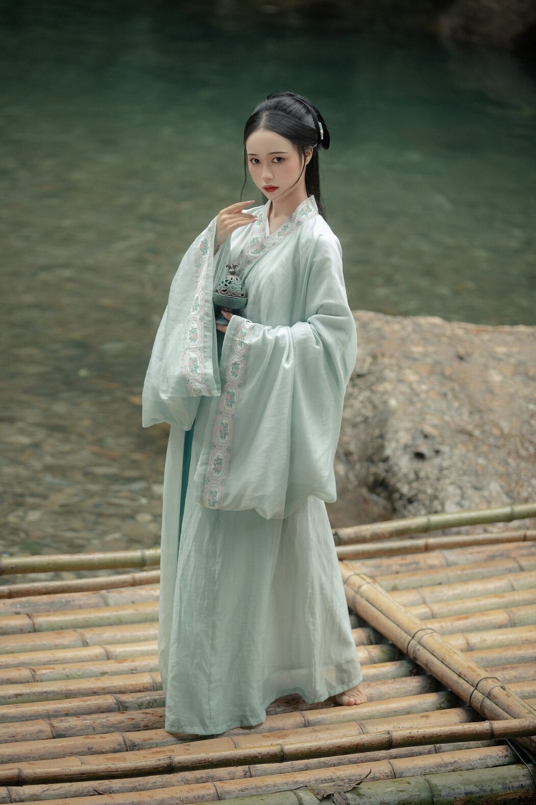 YiTuYu艺图语 Vol.2300 Li Yi Yi