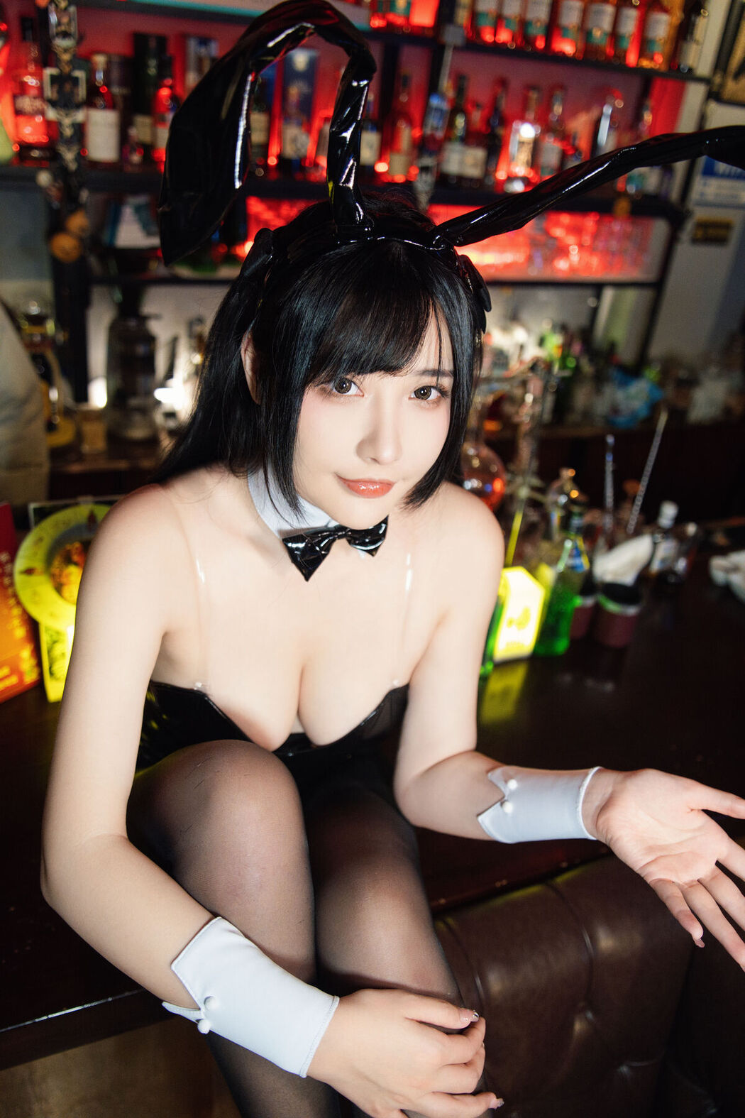 Coser@糖果果Candy – 黑胶兔兔2 Part1