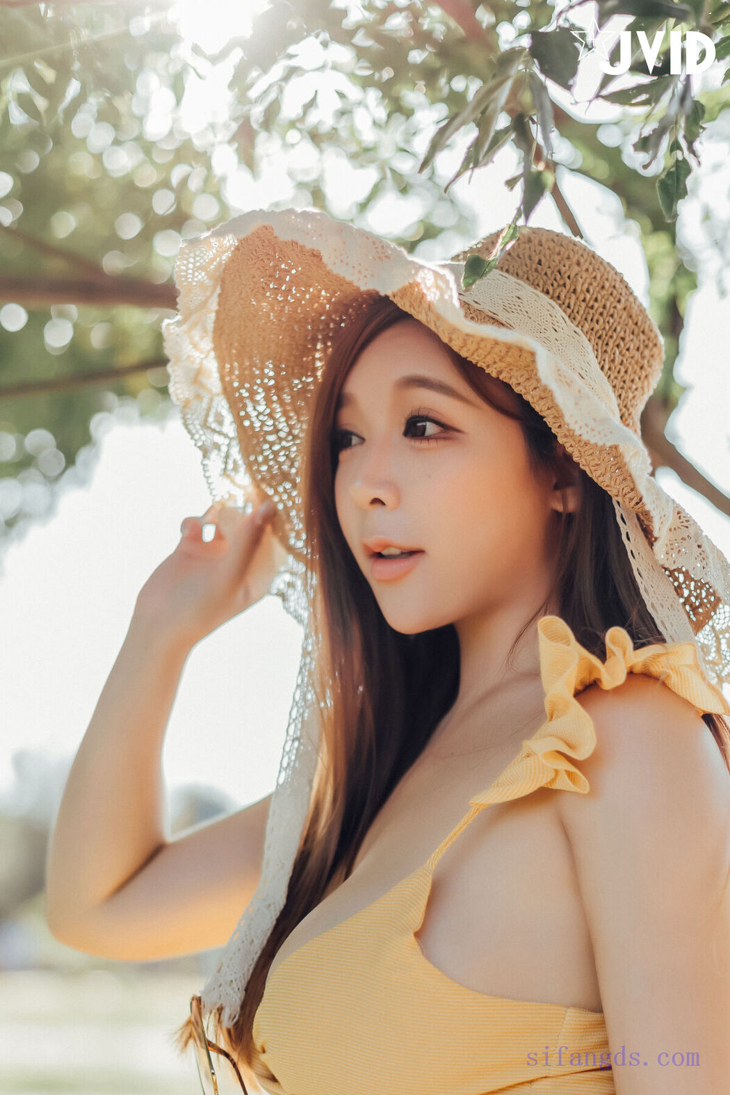 JVID Hon Lei Nai 本壘奈 – 我與本壘奈在車內劇烈搖晃體驗極致快感 Part2