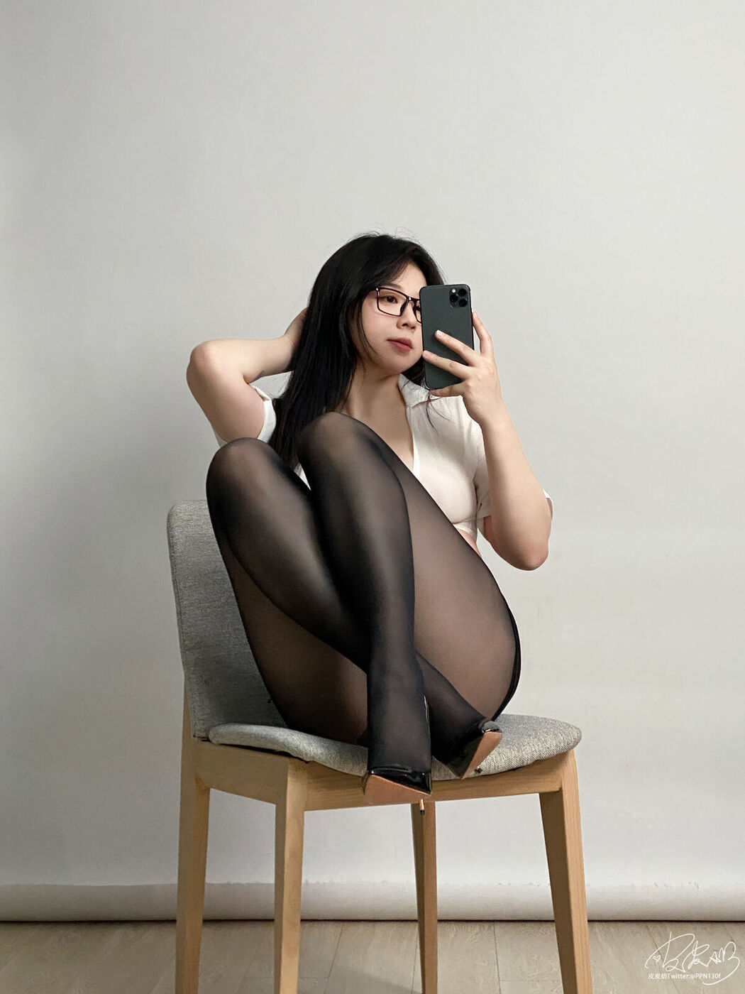 Coser@皮皮奶可可爱了啦 – OL眼镜娘
