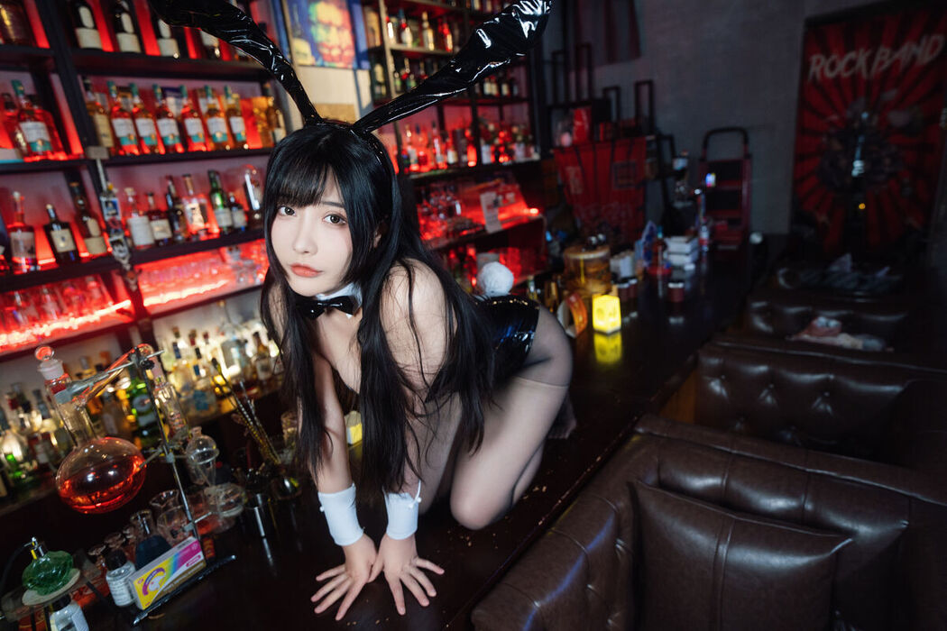 Coser@糖果果Candy – 黑胶兔兔2 Part2