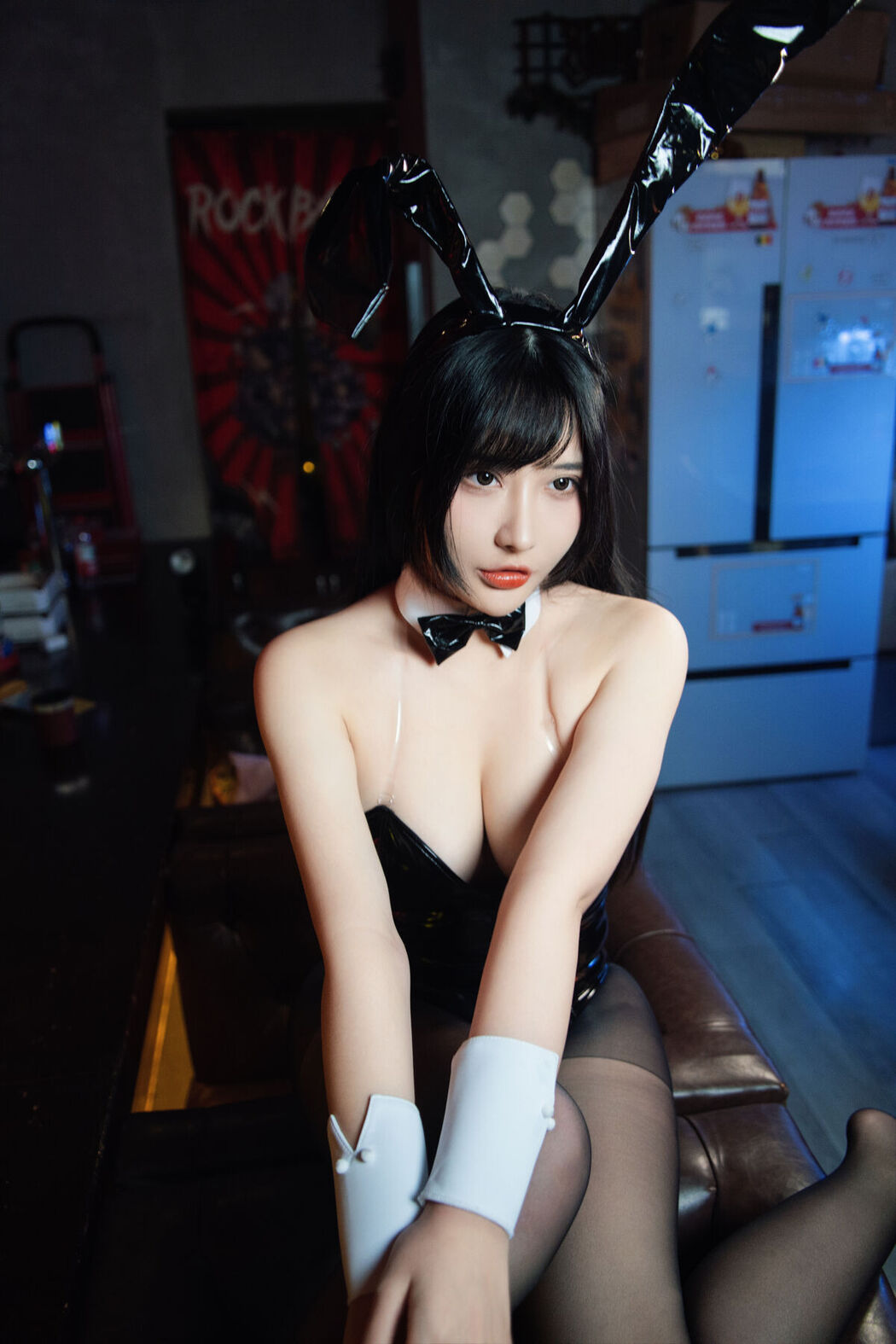 Coser@糖果果Candy – 黑胶兔兔2 Part3