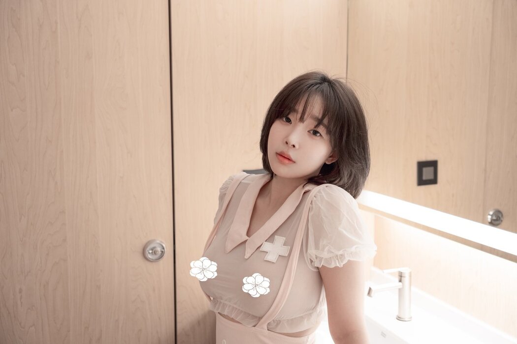 Kang In-kyung 강인경 – Private Nurse
