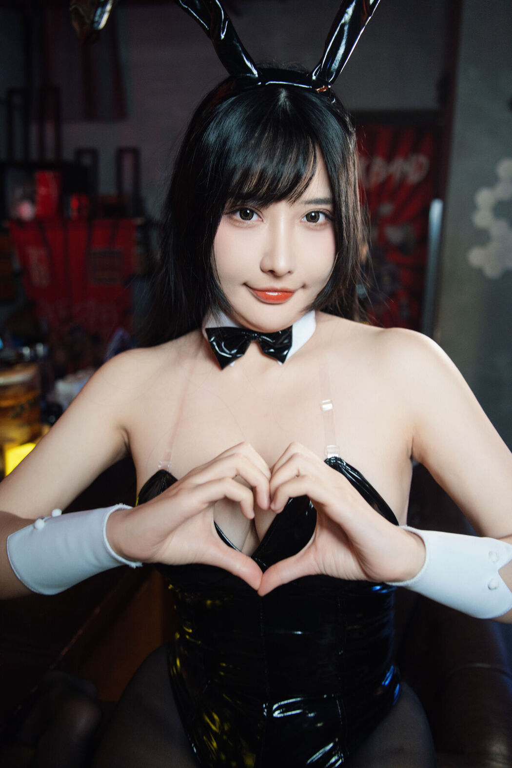 Coser@糖果果Candy – 黑胶兔兔2 Part3