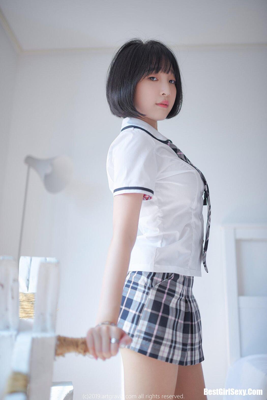ARTGRAVIA VOL.105 Kang Inkyung Cover Photo