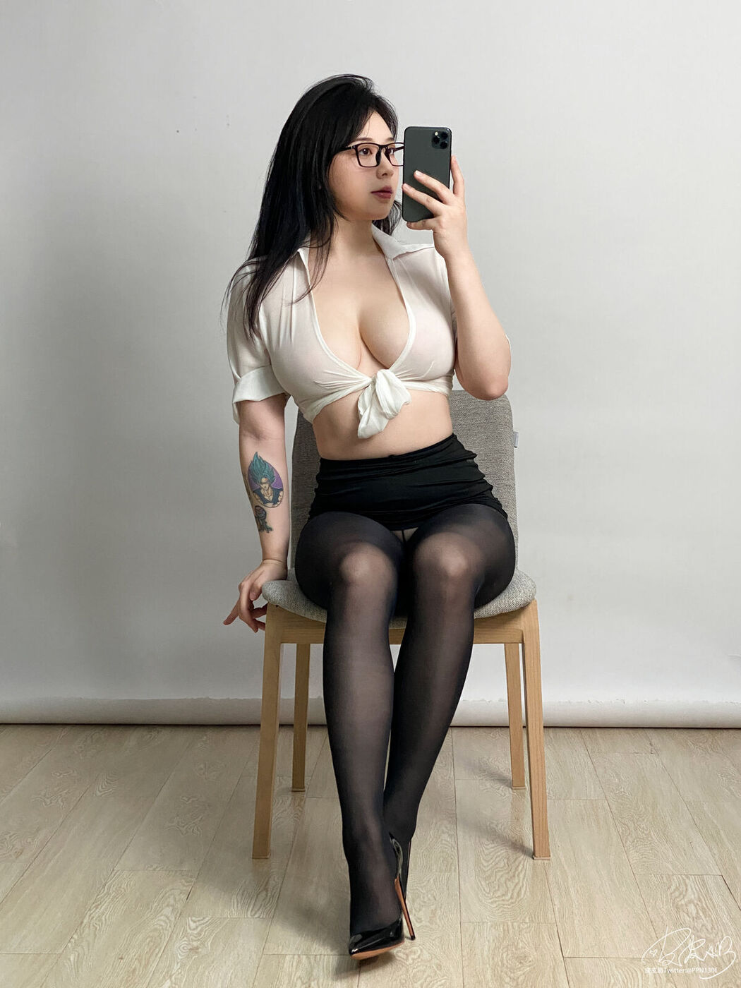 Coser@皮皮奶可可爱了啦 – OL眼镜娘