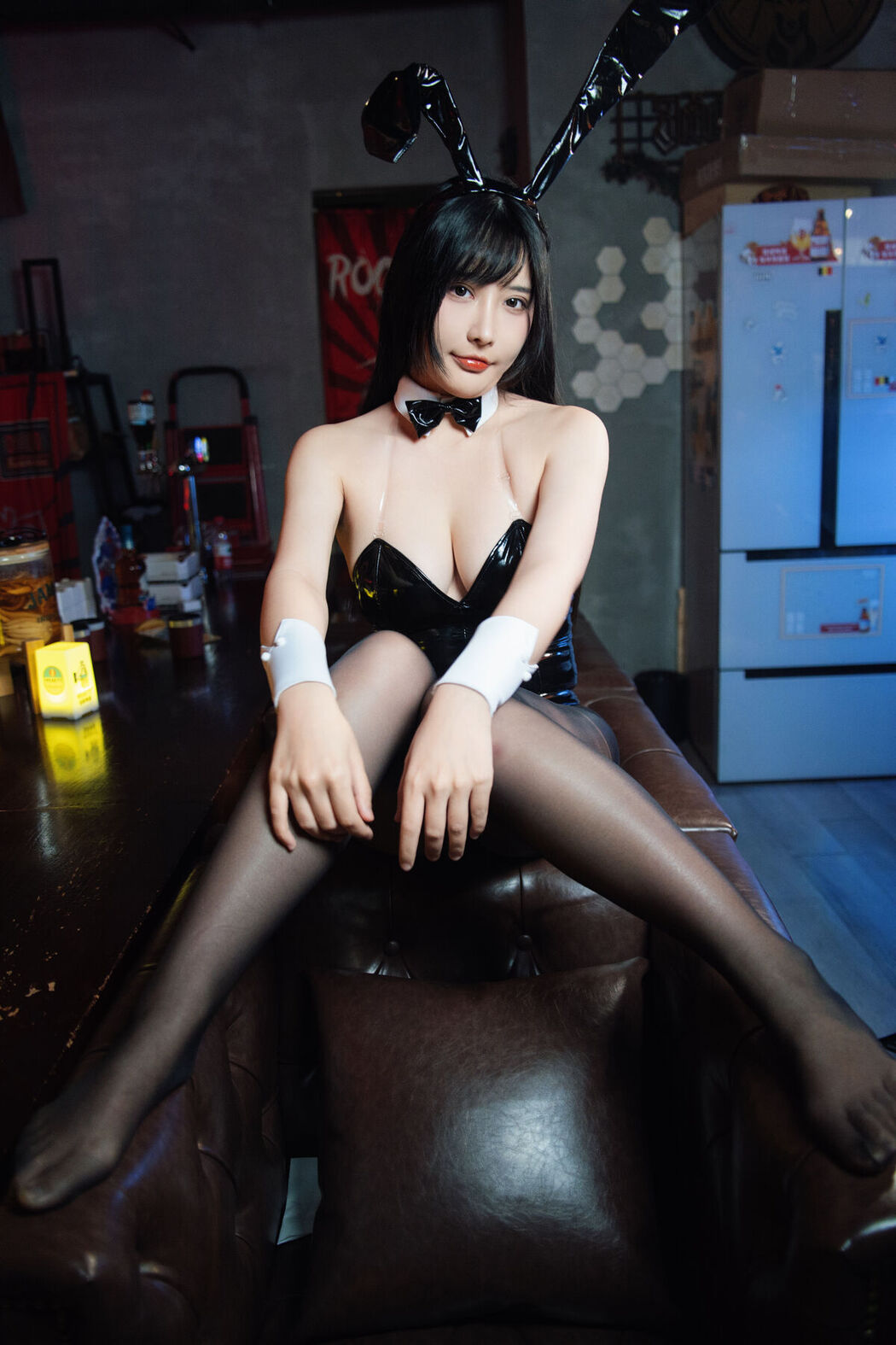 Coser@糖果果Candy – 黑胶兔兔2 Part3