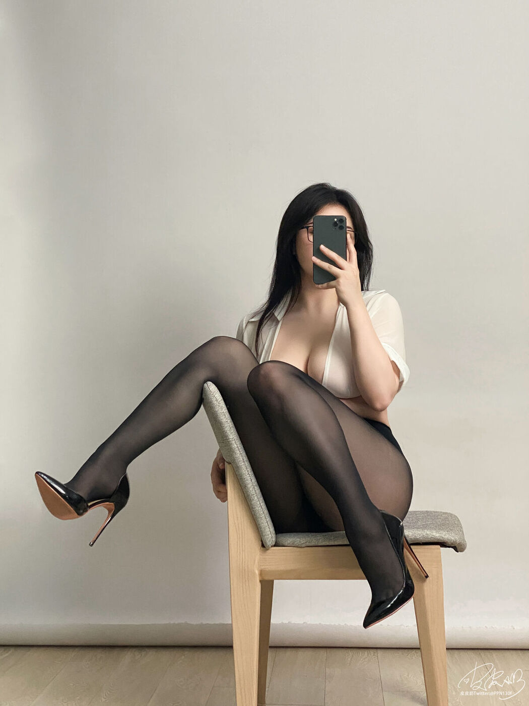 Coser@皮皮奶可可爱了啦 – OL眼镜娘