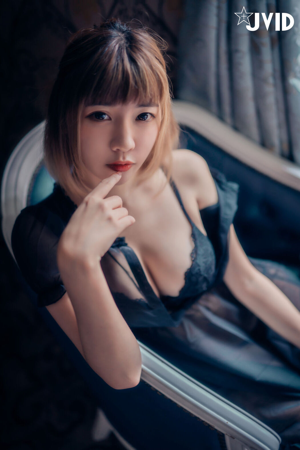 JVID Guo Bao Bao 果寶寶 – 與巨乳女友果寶寶開房間的全裸無碼寫真 Part2