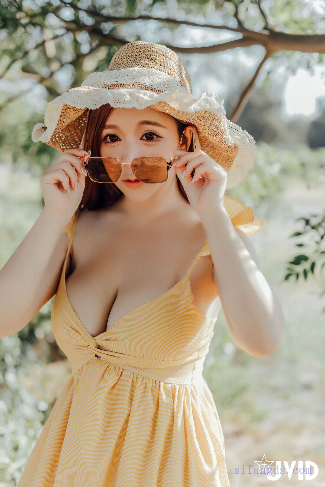 JVID Hon Lei Nai 本壘奈 &#8211; 我與本壘奈在車內劇烈搖晃體驗極致快感 Part1