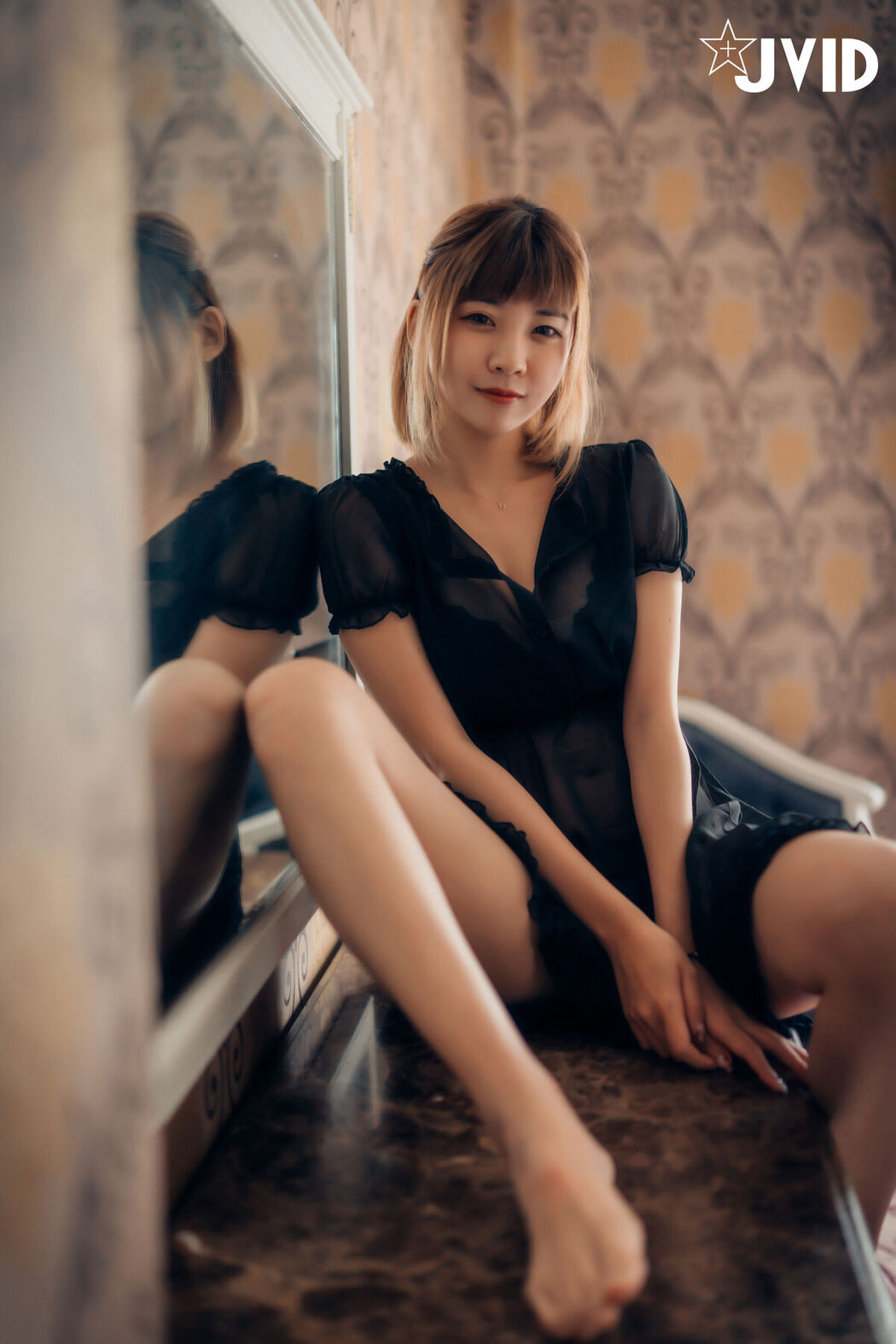 JVID Guo Bao Bao 果寶寶 – 與巨乳女友果寶寶開房間的全裸無碼寫真 Part1