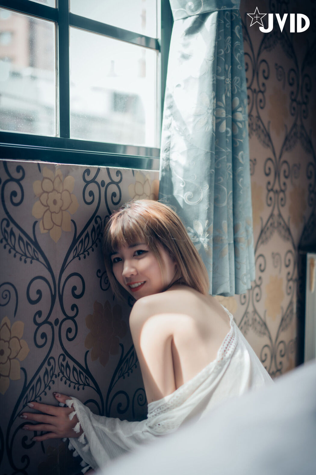 JVID Guo Bao Bao 果寶寶 – 與巨乳女友果寶寶開房間的全裸無碼寫真 Part1