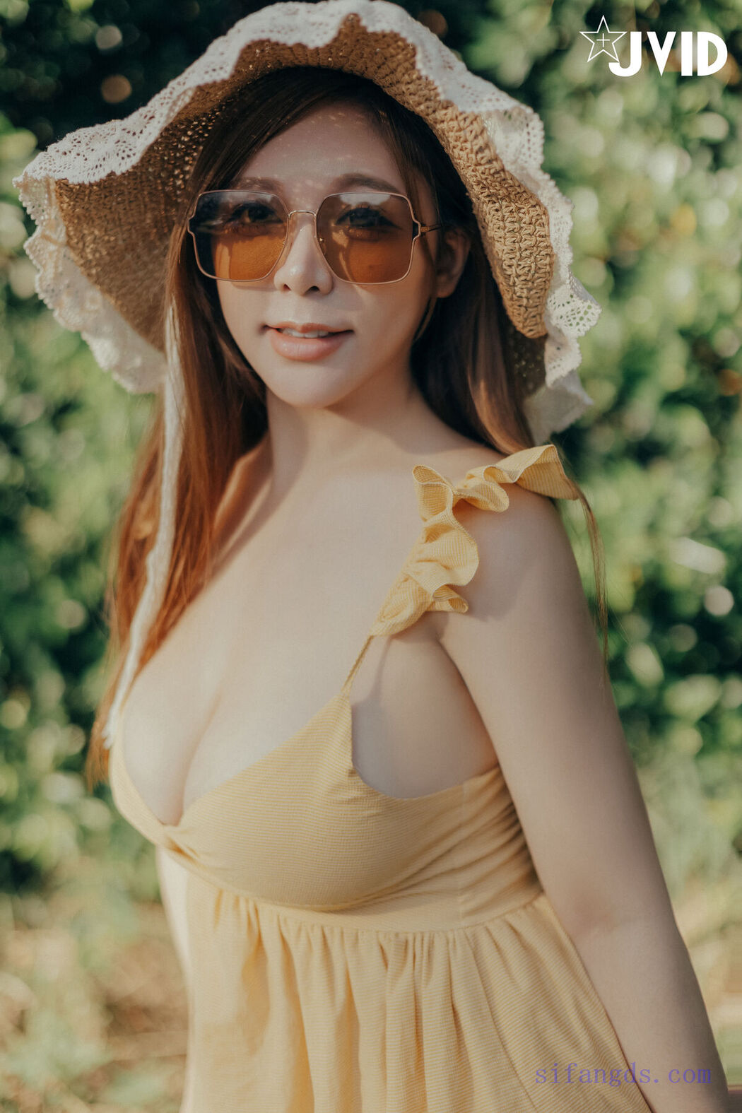 JVID Hon Lei Nai 本壘奈 – 我與本壘奈在車內劇烈搖晃體驗極致快感 Part2