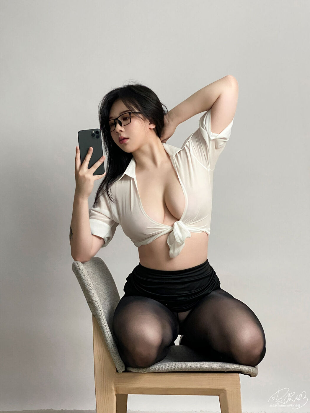 Coser@皮皮奶可可爱了啦 – OL眼镜娘