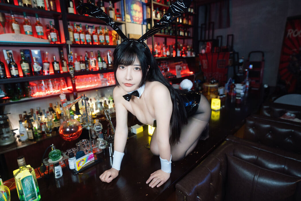 Coser@糖果果Candy – 黑胶兔兔2 Part2