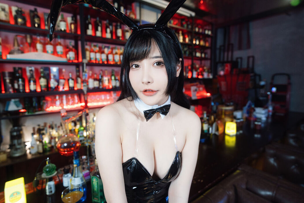 Coser@糖果果Candy – 黑胶兔兔2 Part2