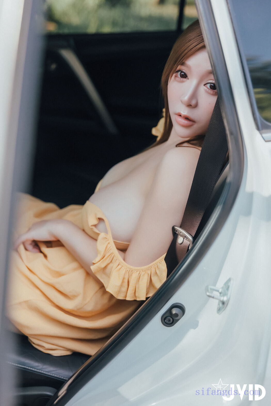 JVID Hon Lei Nai 本壘奈 &#8211; 我與本壘奈在車內劇烈搖晃體驗極致快感 Part1