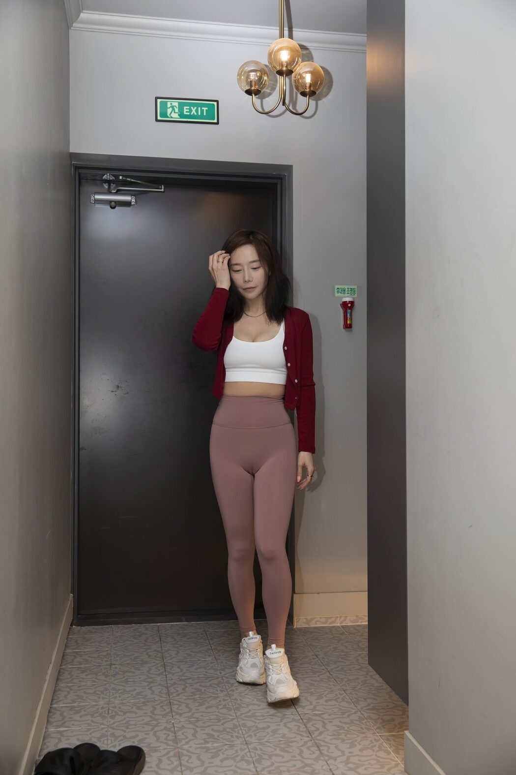 BUNNY LeeHa – A Helper Series S.1 A