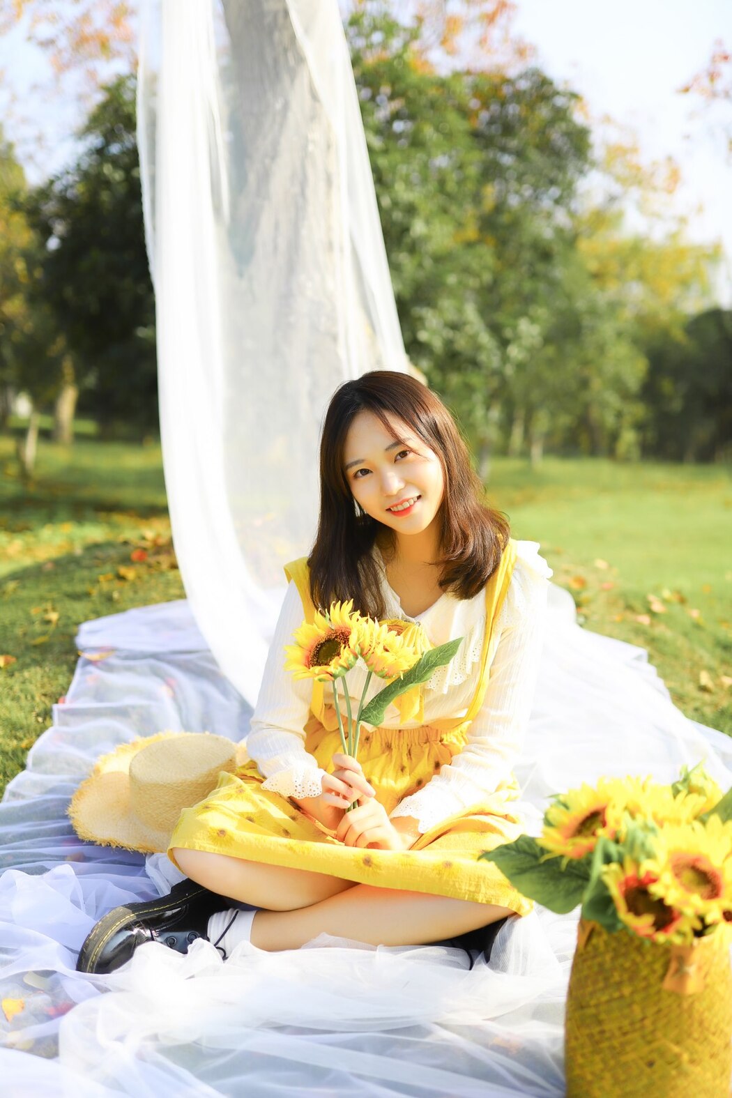 YiTuYu艺图语 Vol.2340 Qian Qian