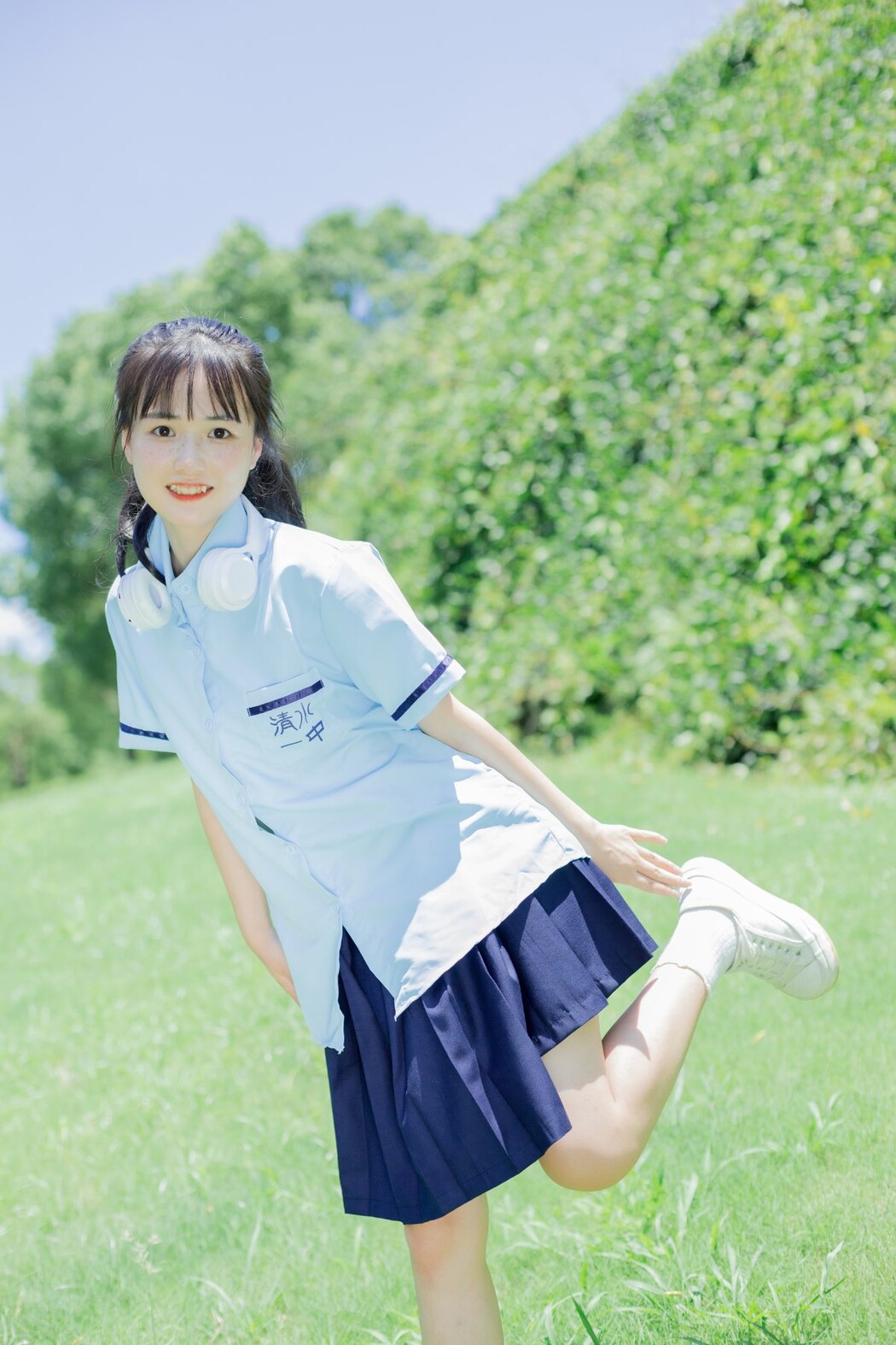 YiTuYu艺图语 Vol.2305 Xiao Yi Mei Mei Cute