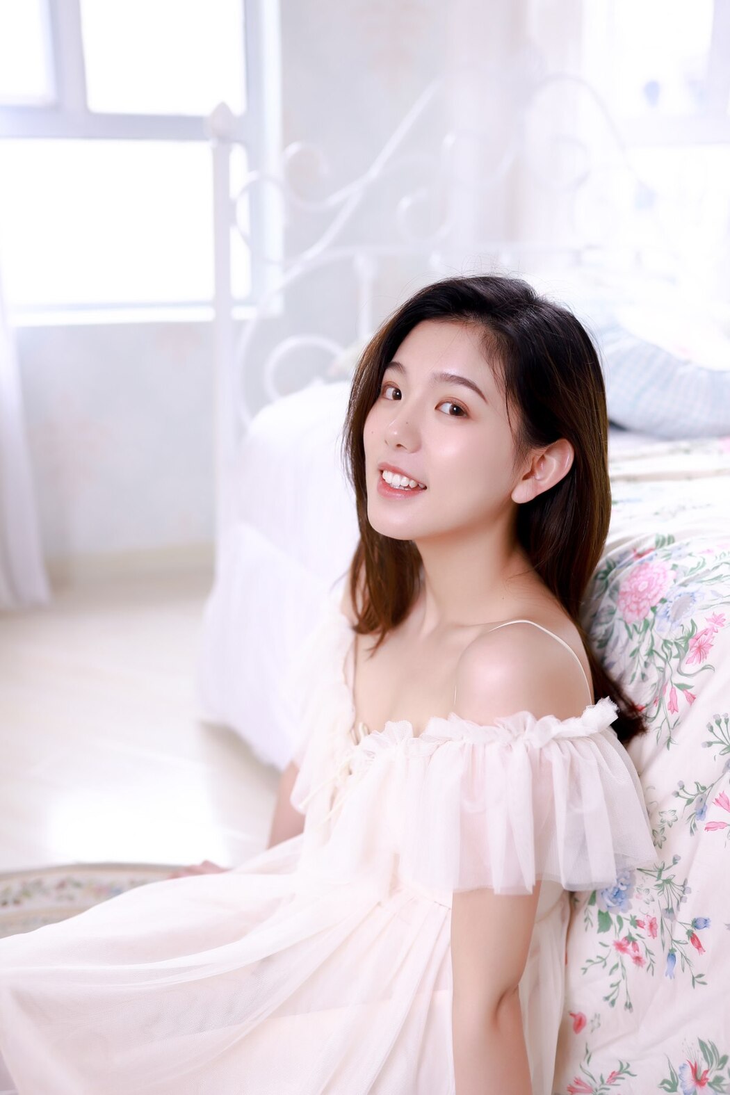 YiTuYu艺图语 Vol.2357 Zha Mian Bi Mu Yu