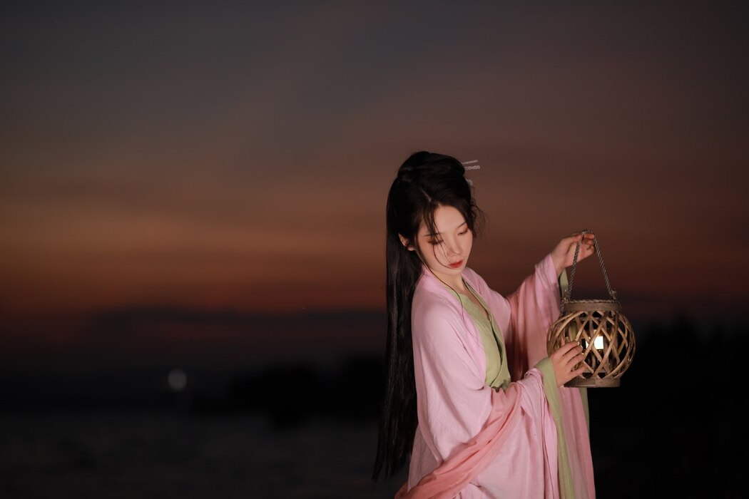 YiTuYu艺图语 Vol.2365 Luo Hua Ren Du Li