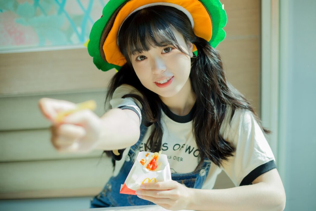 YiTuYu艺图语 Vol.2371 Ke Ai Pao Pao Ya