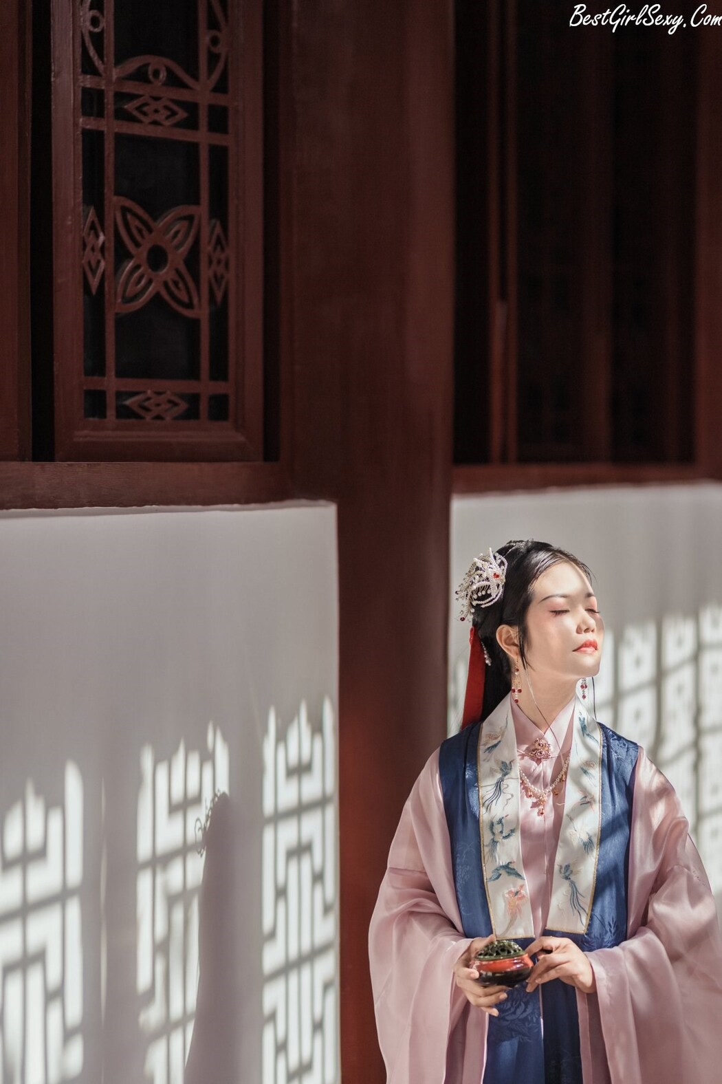 YiTuYu艺图语 Vol.238 Xiao La Jiao