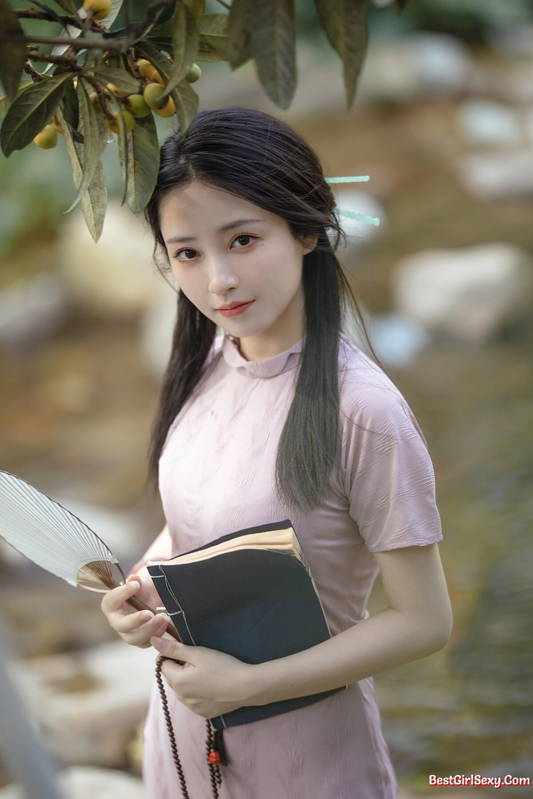 YiTuYu艺图语 Vol.2332 Xiao Wen Nuan Xiang Yao Ge Da Tai Yang
