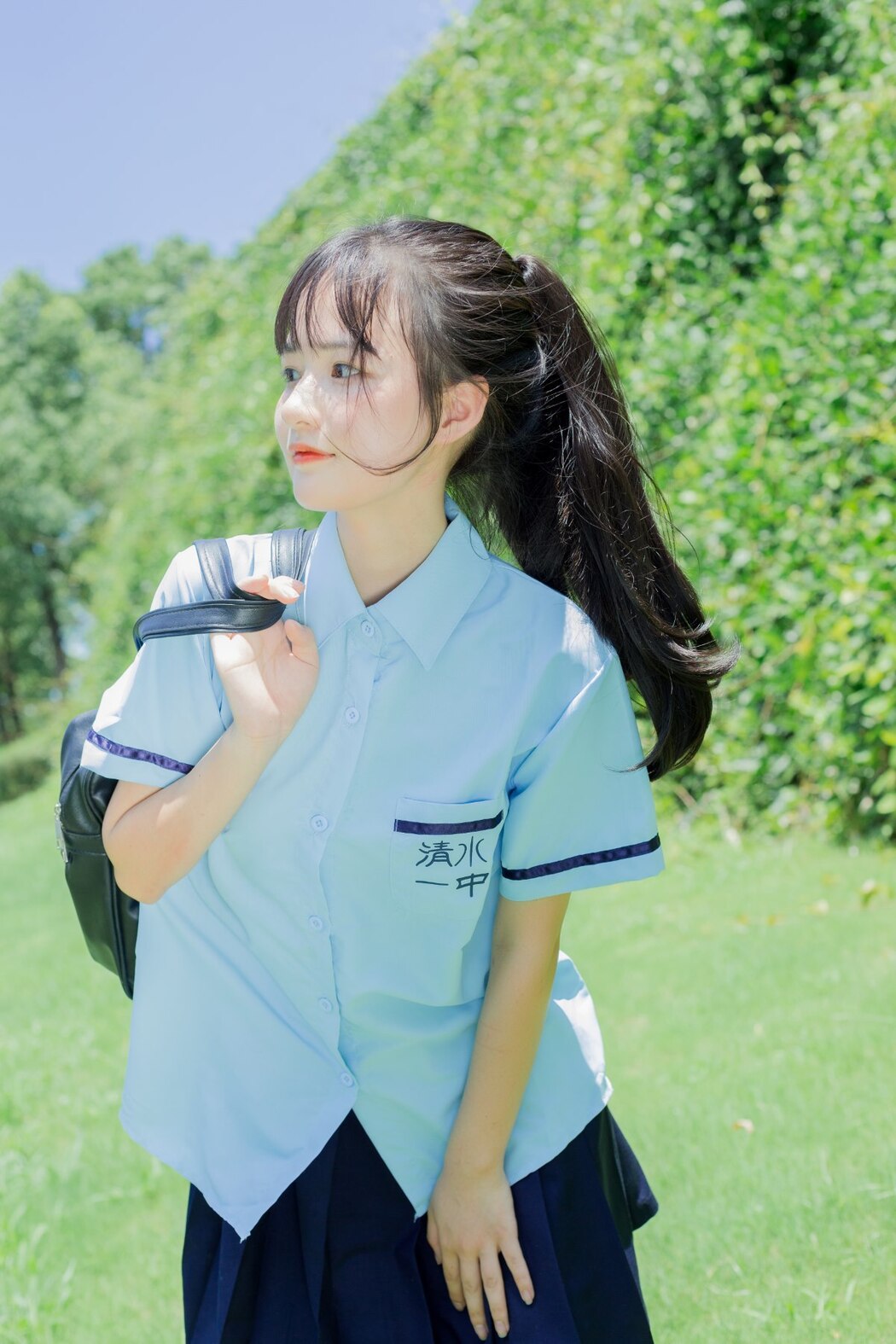 YiTuYu艺图语 Vol.2305 Xiao Yi Mei Mei Cute
