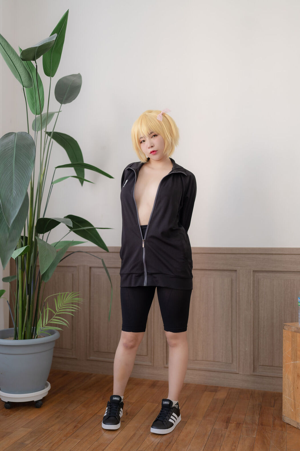 Yuna 유나 – Yachi