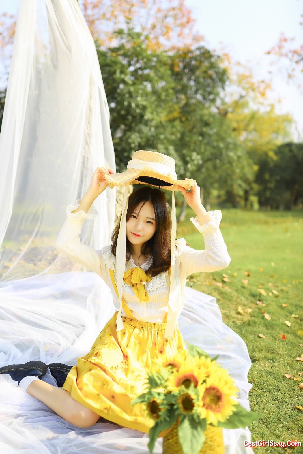 YiTuYu艺图语 Vol.2340 Qian Qian