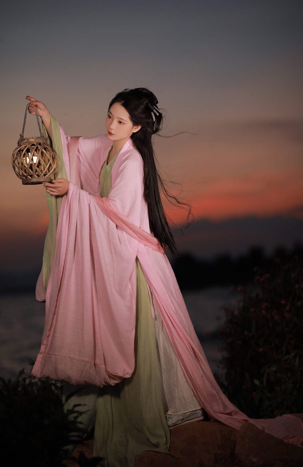 YiTuYu艺图语 Vol.2365 Luo Hua Ren Du Li