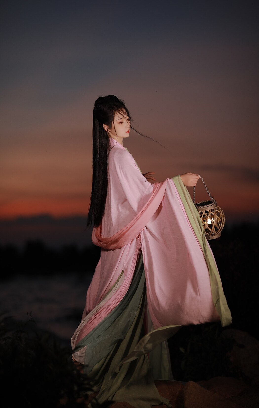 YiTuYu艺图语 Vol.2365 Luo Hua Ren Du Li