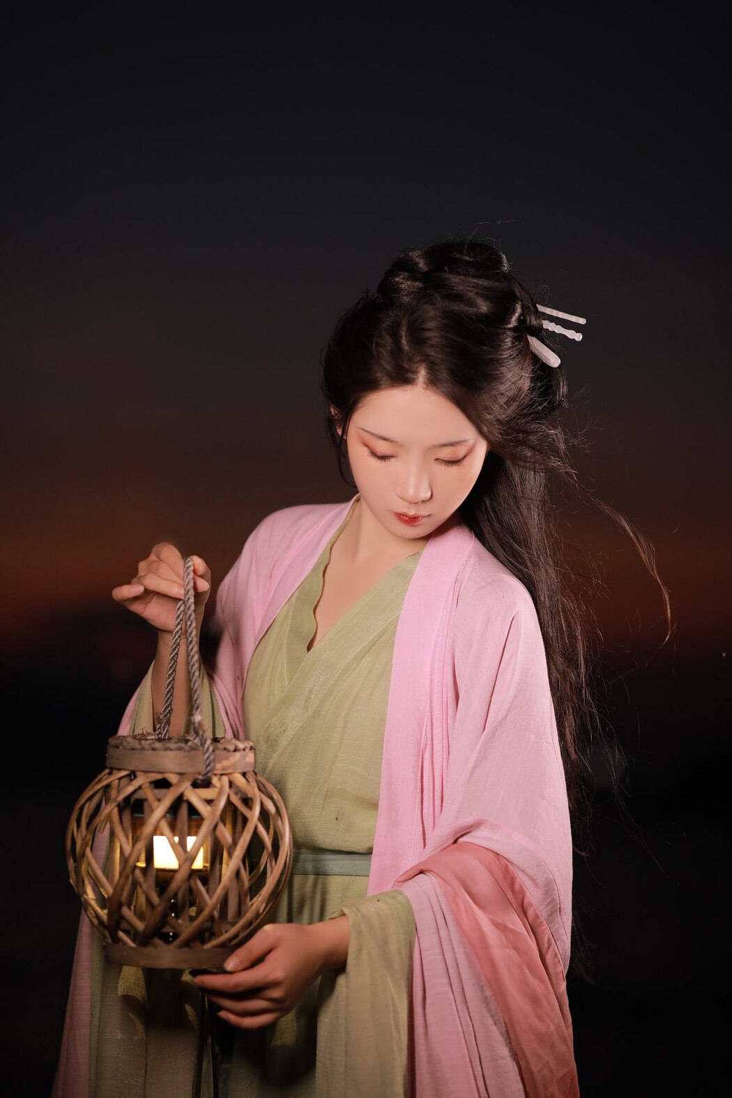 YiTuYu艺图语 Vol.2365 Luo Hua Ren Du Li