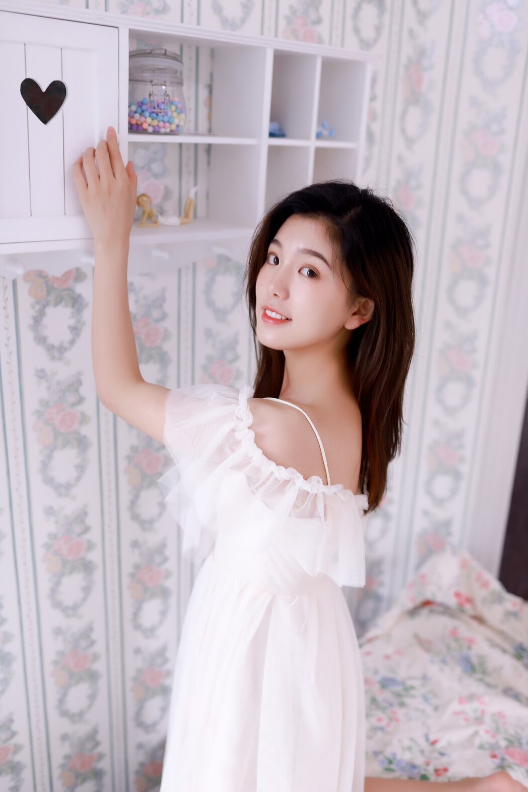 YiTuYu艺图语 Vol.2357 Zha Mian Bi Mu Yu