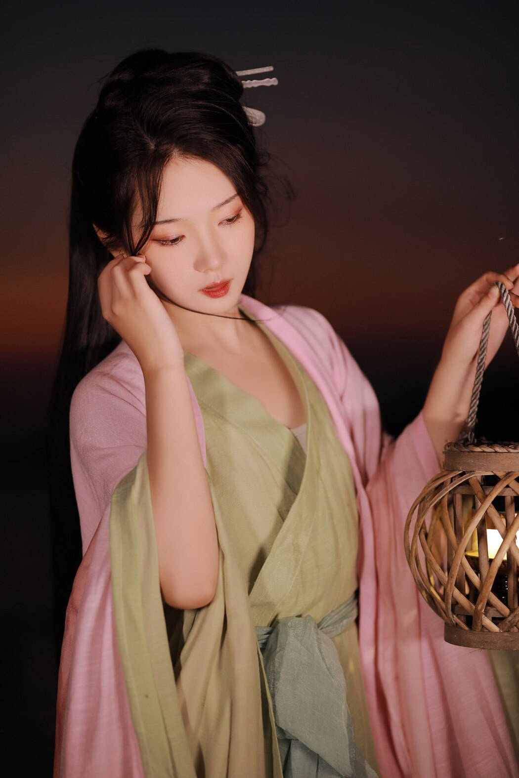 YiTuYu艺图语 Vol.2365 Luo Hua Ren Du Li
