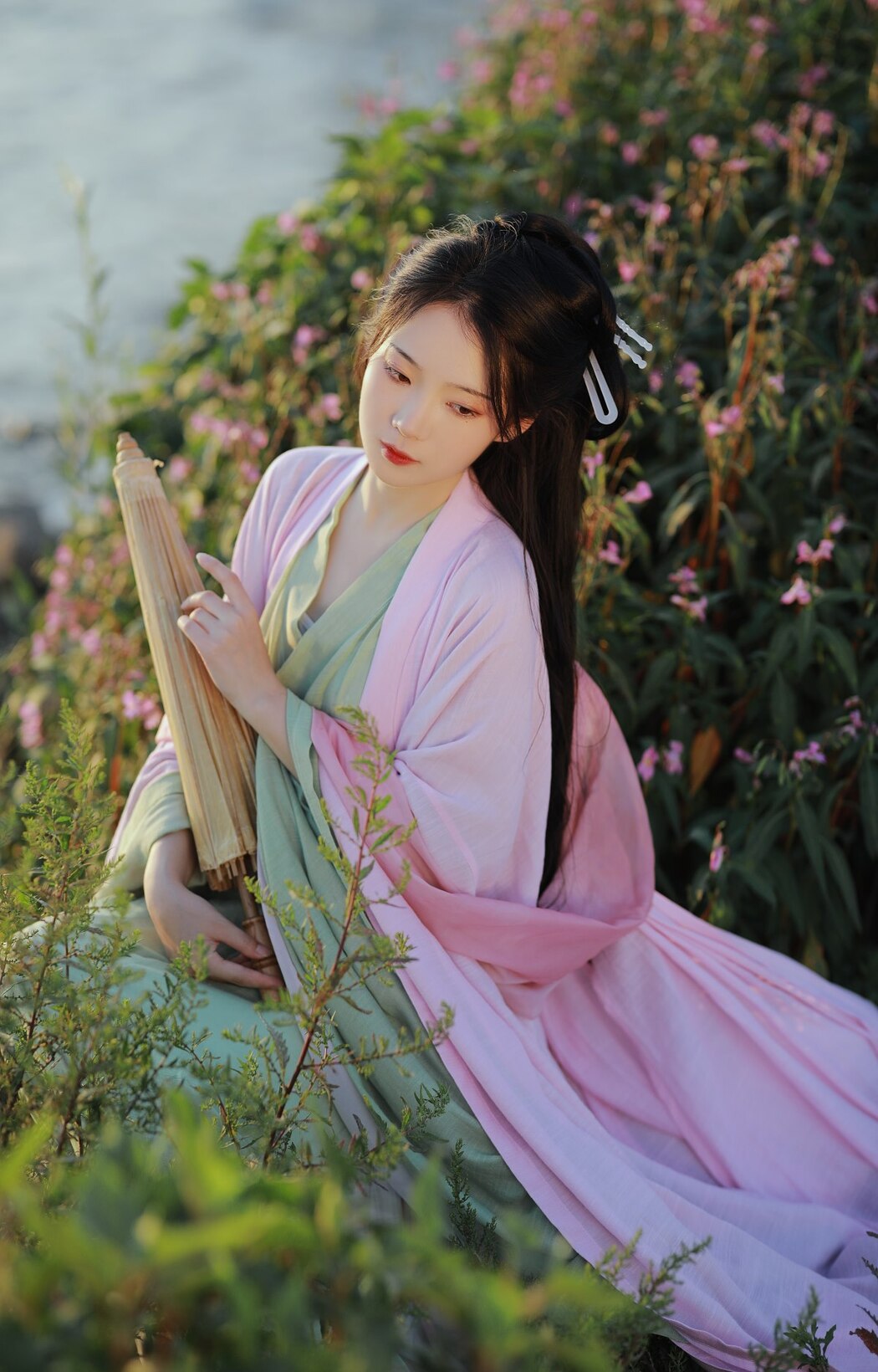 YiTuYu艺图语 Vol.2365 Luo Hua Ren Du Li